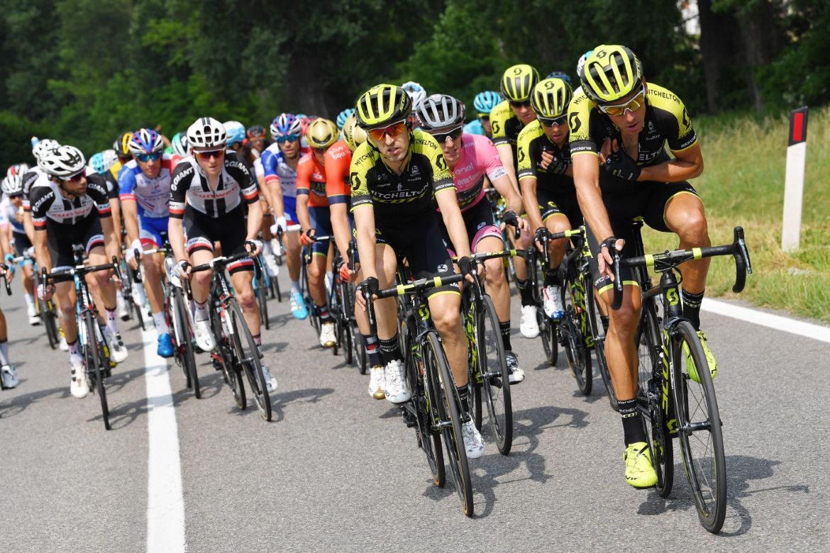 Mitchelton-Scott lead the peloton
