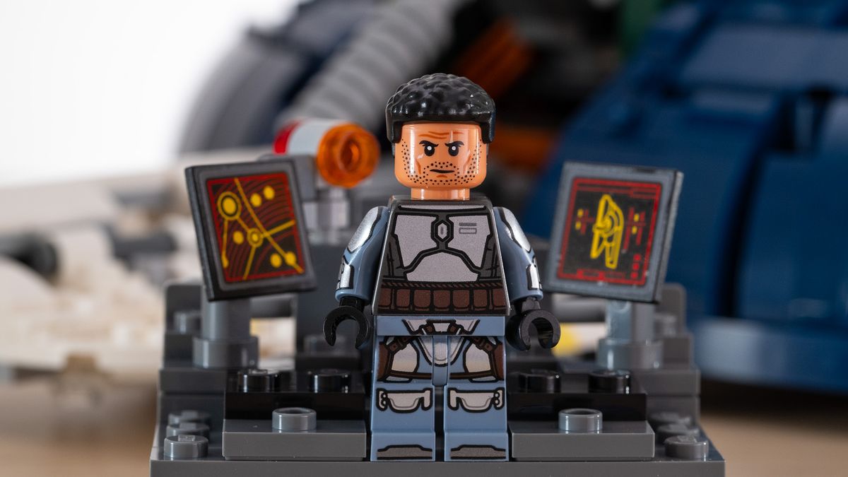 Lego Star Wars UCS Jango Fett&rsquo;s Firespray-Class Starship (75409) Jango Fett Minifigure (front)
