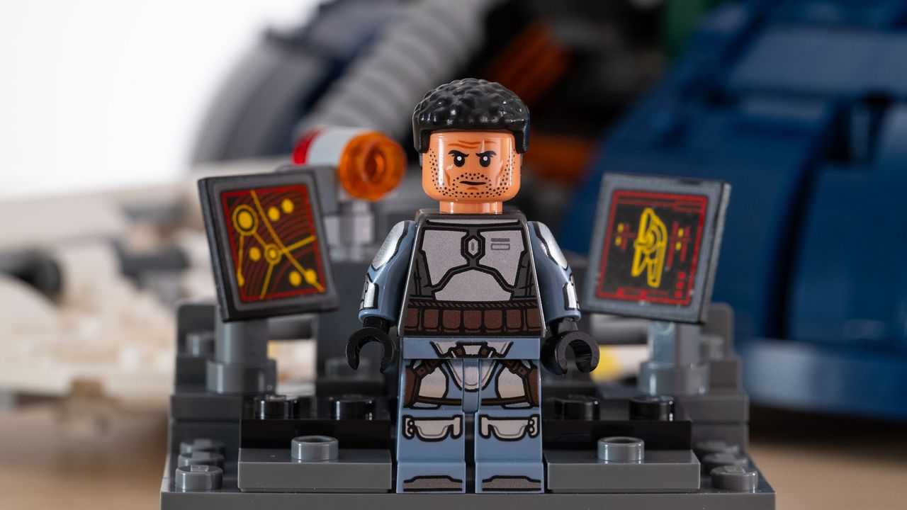 Lego Star Wars UCS Jango Fett&rsquo;s Firespray-Class Starship (75409) Jango Fett Minifigure (front)