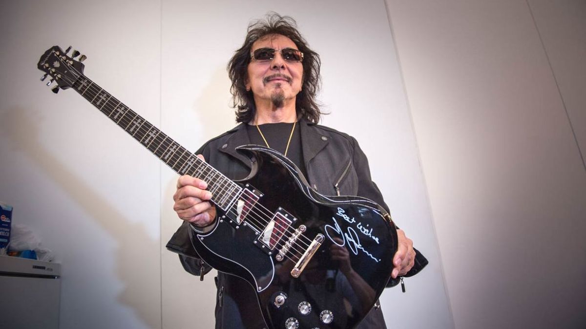 Tony Iommi Given National Guitar Museum Honour | Louder