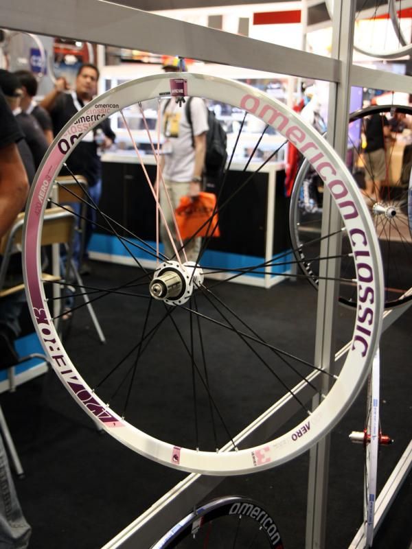 American Classic's popular 420 road wheelset are available in this fetching pink and purple hue.