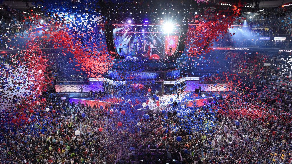 Entertainment, Performance, Fan, Sport venue, Crowd, Confetti, Event, Arena, Stage, Audience, 