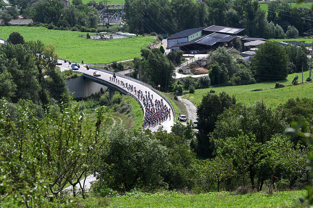 CERLER. HUESCA LA MAGIA, SPAIN - AUGUST 29: A general view of the peloton competing during the La Vuelta - 80th Tour of Spain 2025, Stage 7 a 188km stage from Andorra la Vella to Cerler. Huesca La Magia 1910m / #UCIWT / on August 29, 2025 in Cerler. Huesca La Magia, Spain. (Photo by Dario Belingheri/Getty Images)