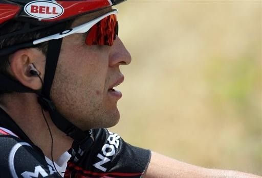 Carlos Sastre (CSC) bides his time