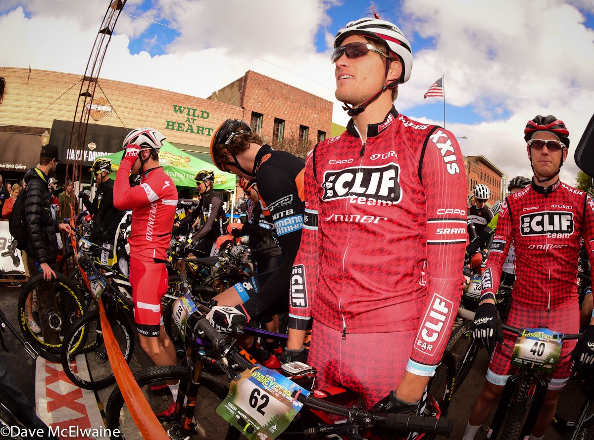 Menso DeJong (Cliff Bar) staging for the start
