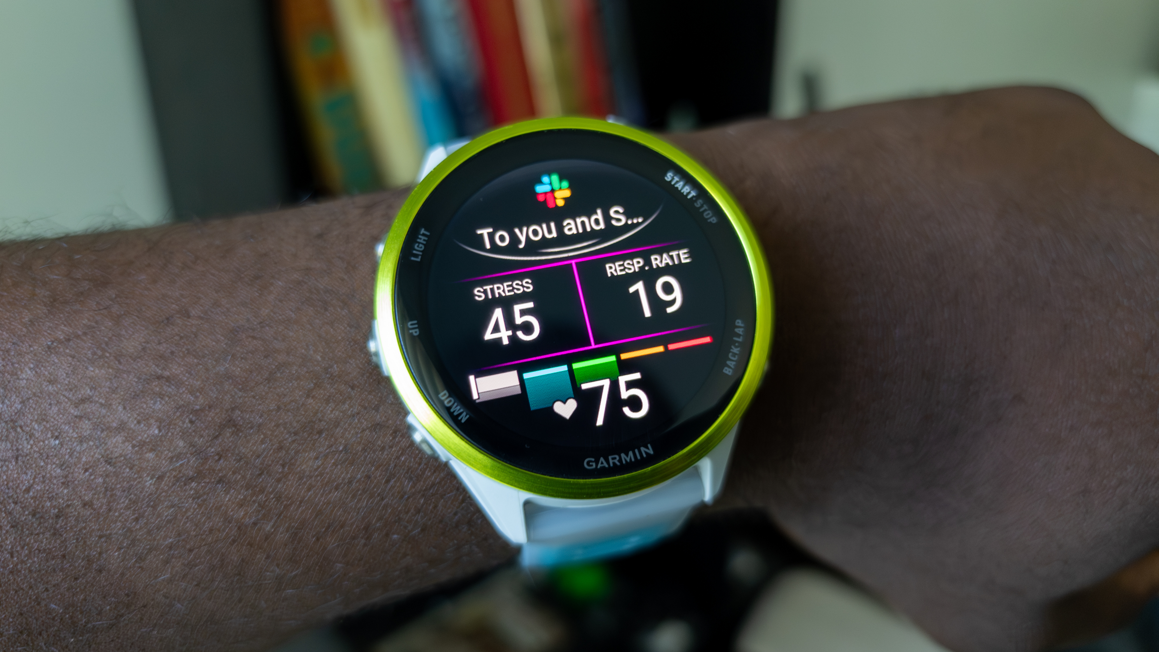 A notification on the Garmin Forerunner 570
