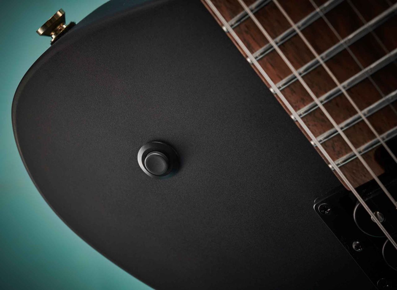 The kill switch is fast and reacts noise-free, so you can get your Bellamy/Morello/Van Halen/Greenwood effects on with ease. If nothing else, you now have the perfect addition to those big rock end-of-song cacophonies.