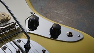 Fender Player II Jaguar in Hialeah Yellow