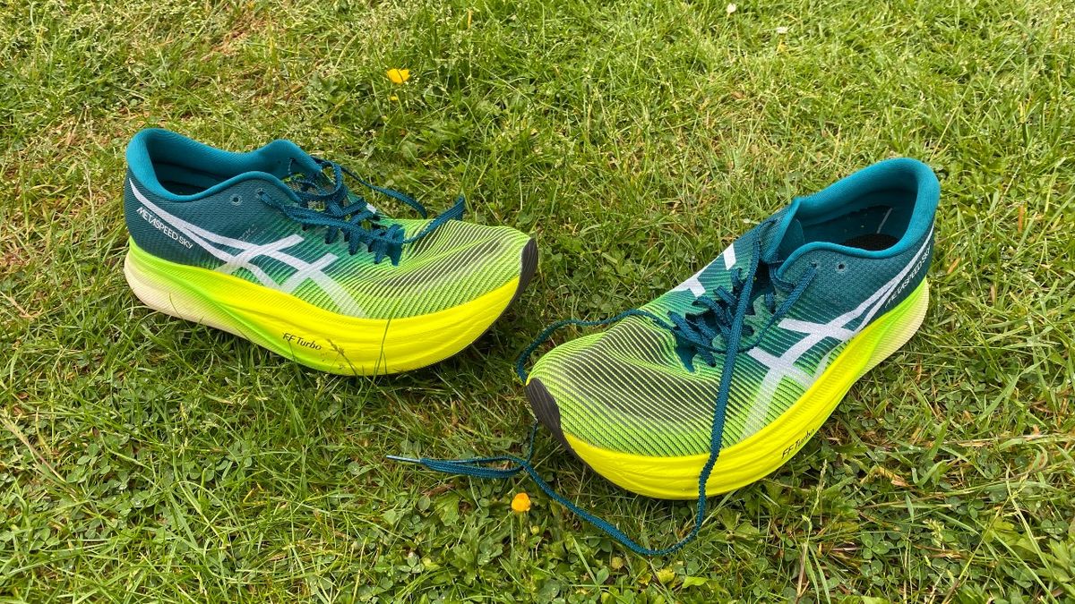 Best Carbon Plate Running Shoes 2023 Coach