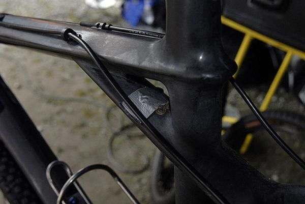 GT's classic Triple Triangle geometry is faithfully reproduced in carbon fiber.
