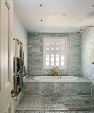 bathroom with ceiling spotlights