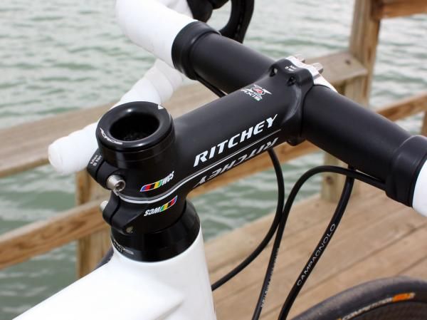 Ritchey's WCS 4-Axis stem comes in the required 1 1/4" steerer clamp diameter to fit the Canyon's OneOneFour fork and it's a reasonable match for the ultra-stiff front end