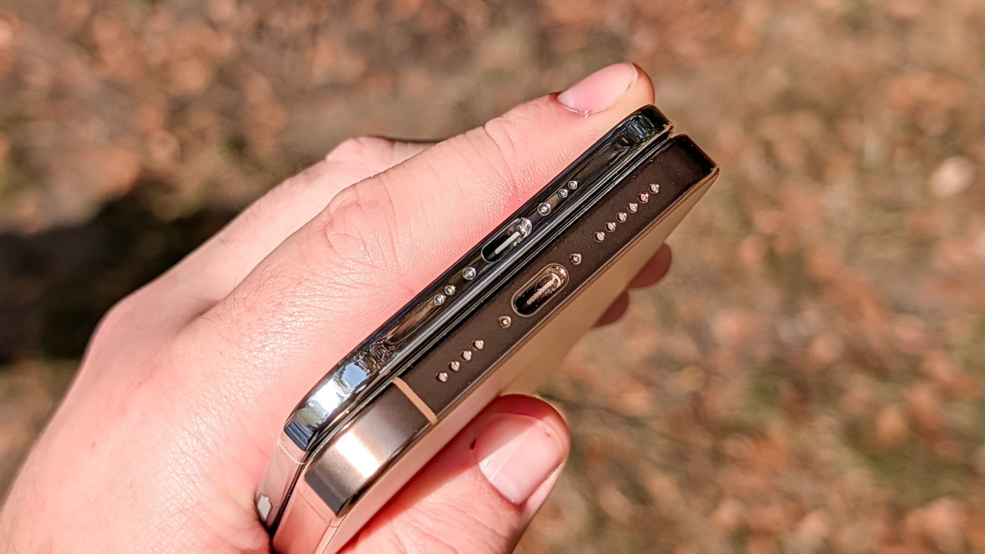 The iPhone Air and iPhone 16 Pro Max bottom edges side-by-side