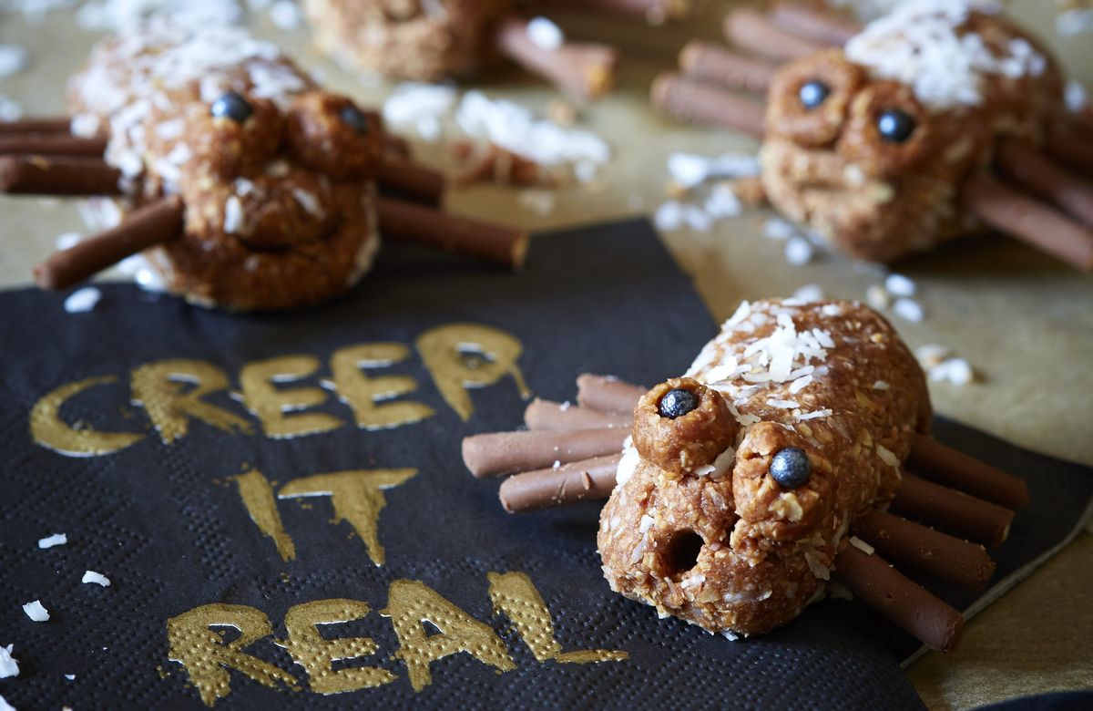 Kids will love these no bake cookies in the shape of spooky creepy crawlies