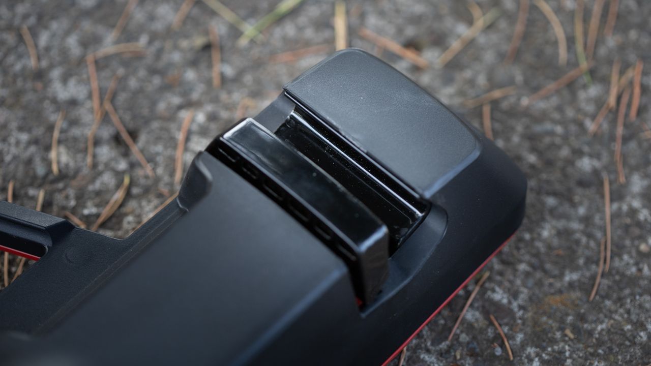 Best rooftop bike rack - Yakima HighSpeed thru axle lock