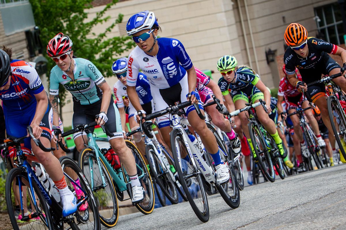 Coryn Rivera (UnitedHealthcare) in the bunch before the crash