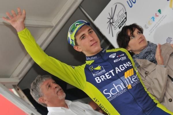 Romain Hardy (Bretagne - Schuller) on the podium.