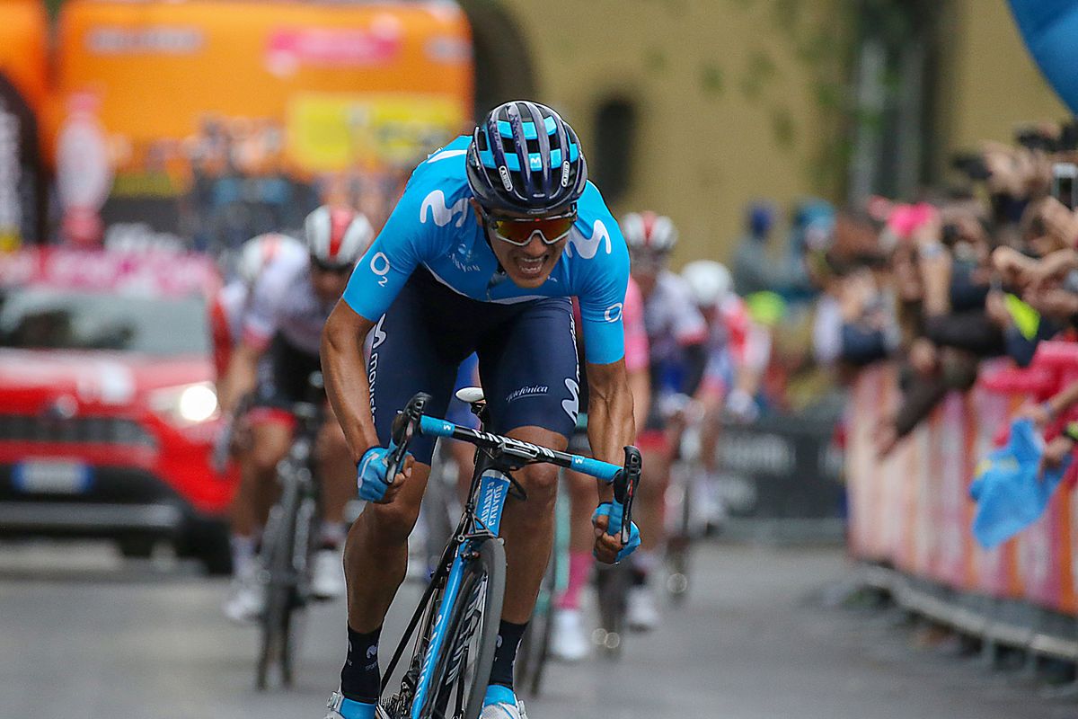 Richard Carapaz charges for the line to take victory on stage 4 of the Giro d'Italia