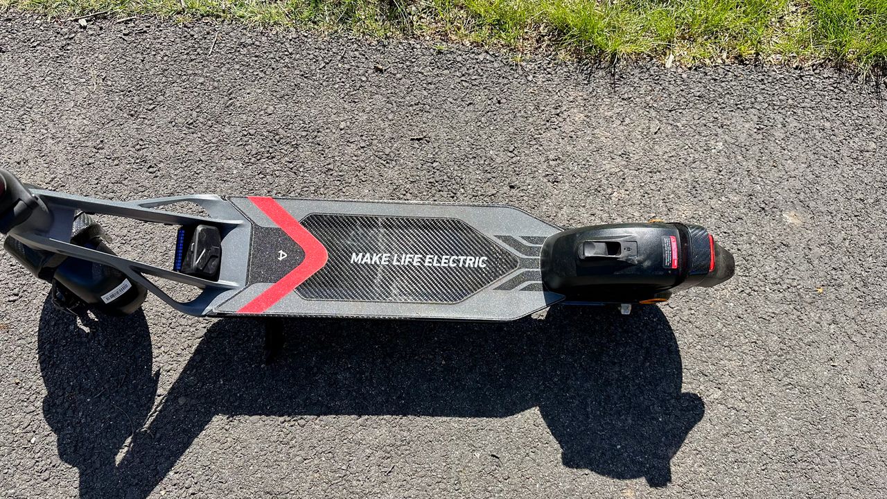 NIU KQi Air deck