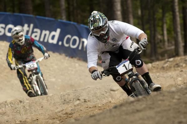 Jared Graves (Yeti-Fox).