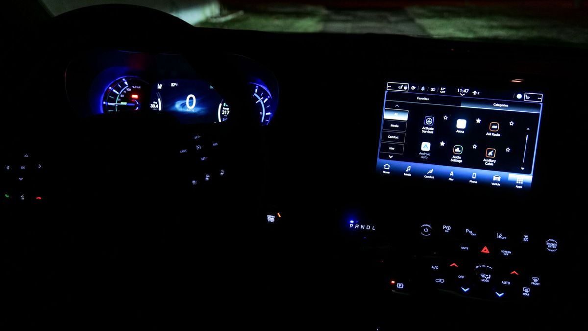 2024 Chrysler Pacifica Hybrid Pinnacle review.
