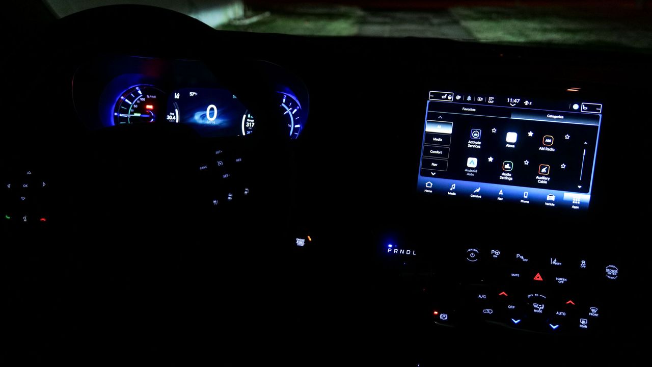 2024 Chrysler Pacifica Hybrid Pinnacle review.