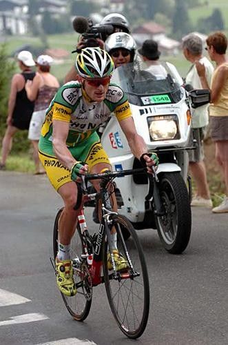 Floyd Landis (Phonak) rides up the Col de Joux-Plane