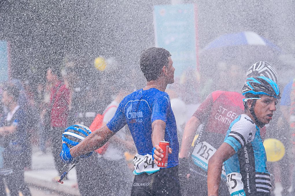 Riders cool down after a toasty stage 3 at Tour de Langkawi