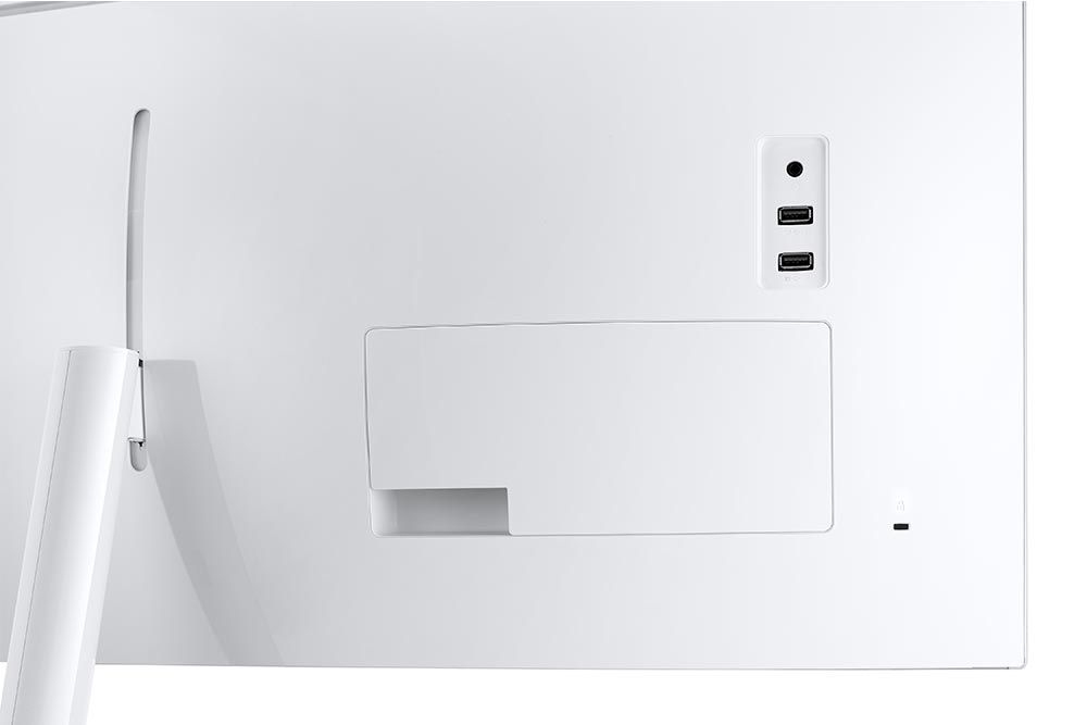 Samsung Releases First Curved Monitor With Thunderbolt 3 Support | Tom ...