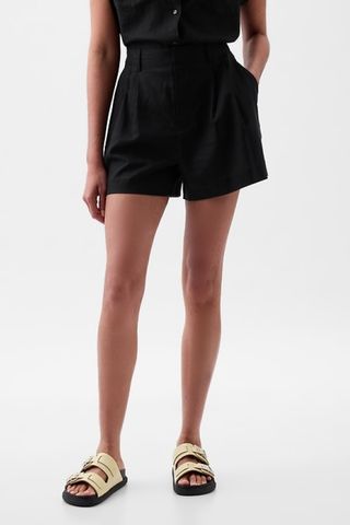 Gap 365 High Rise Linen-Blend Shorts