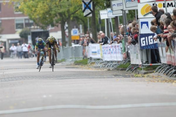 Maaike Polspoel (Topsport Vlaanderen 2012) had the better of Trixi Worrack (AA Drink) with 100 metres to go