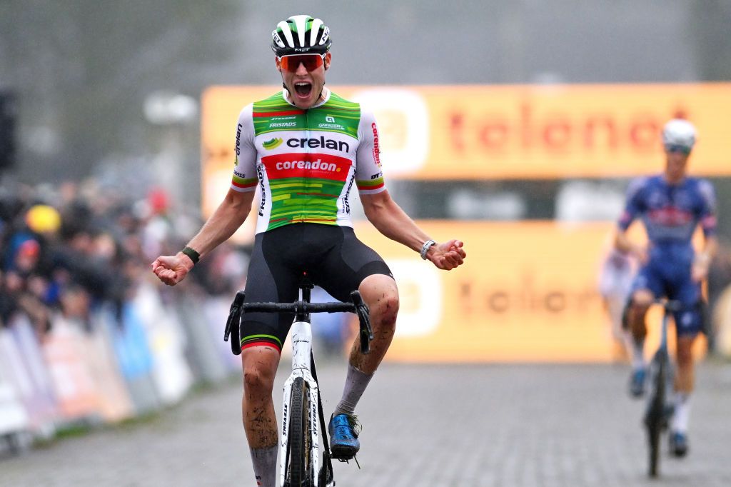 RUDDERVOORDE BELGIUM OCTOBER 20 Joran Wyseure of Belgium and Team CrelanCorendon celebrates at finish line as race winner during the 37th Superprestige Ruddervoorde 2024 Mens Elite on October 20 2024 in Ruddervoorde Belgium Photo by Luc ClaessenGetty Images