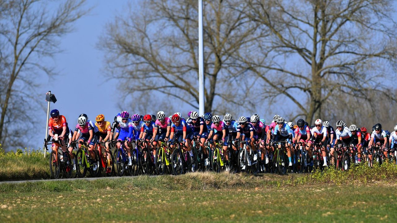 Women&#039;s peloton