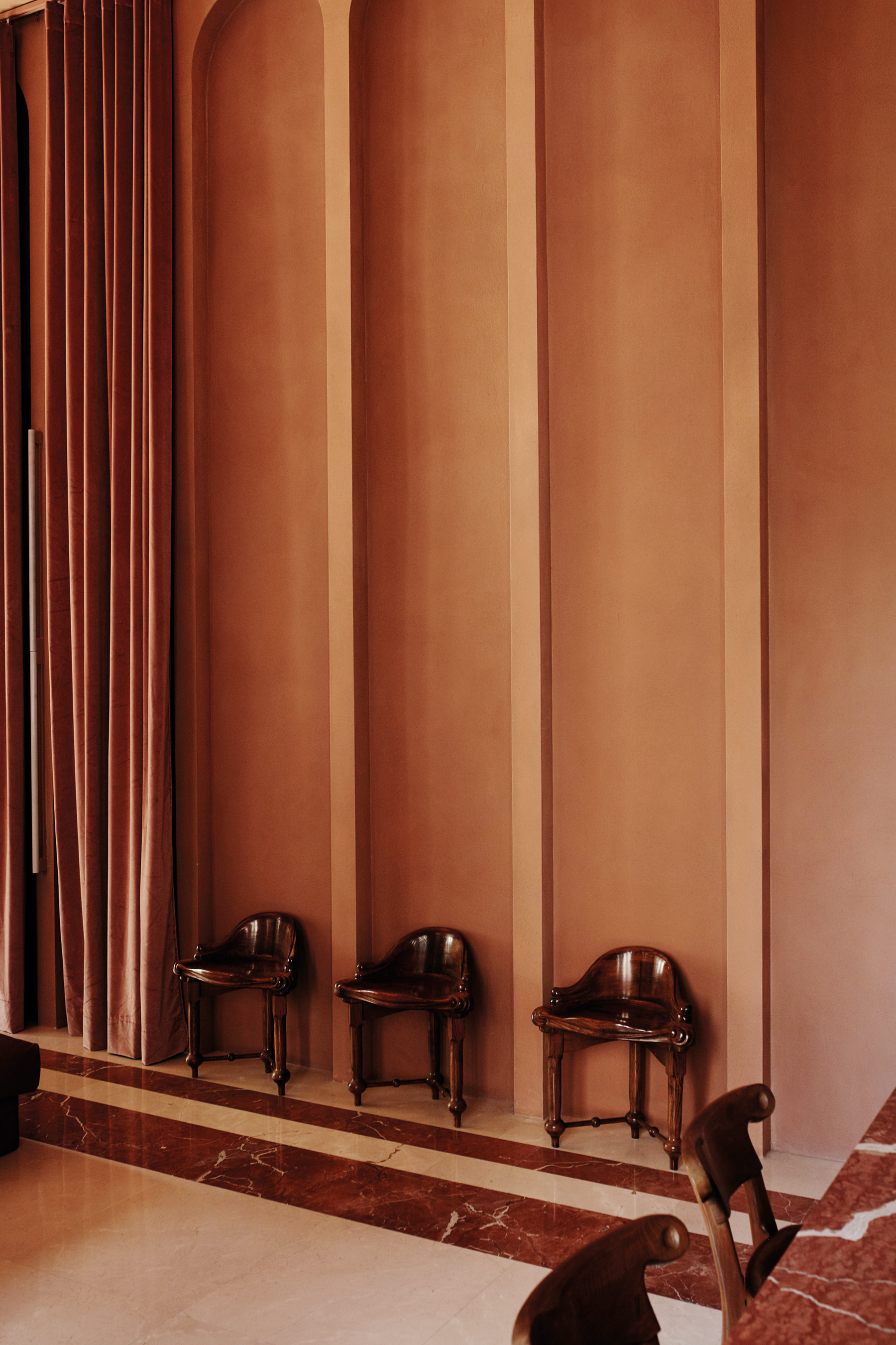 BD_Calvet_stool_Antoni_Gaudi_Taller-de-Arquitectura_Ricardo_Bofill_by_Nacho_Alegre_3