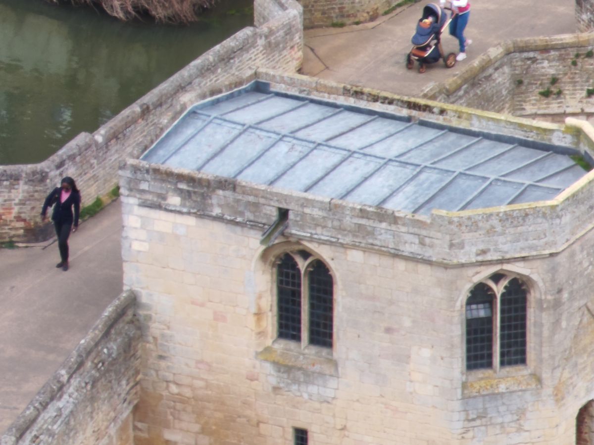 Photos of a town showing the zoom capabilities of the Autel EVO Max 4T