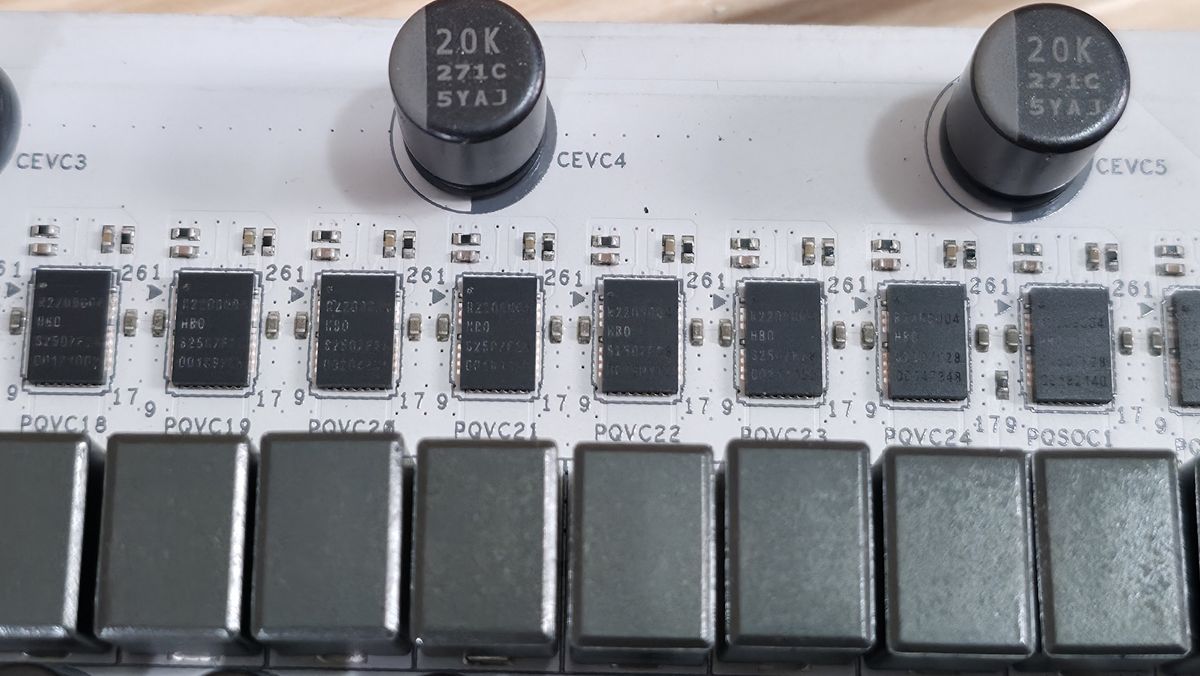 ASRock X870E Taichi White - ICs