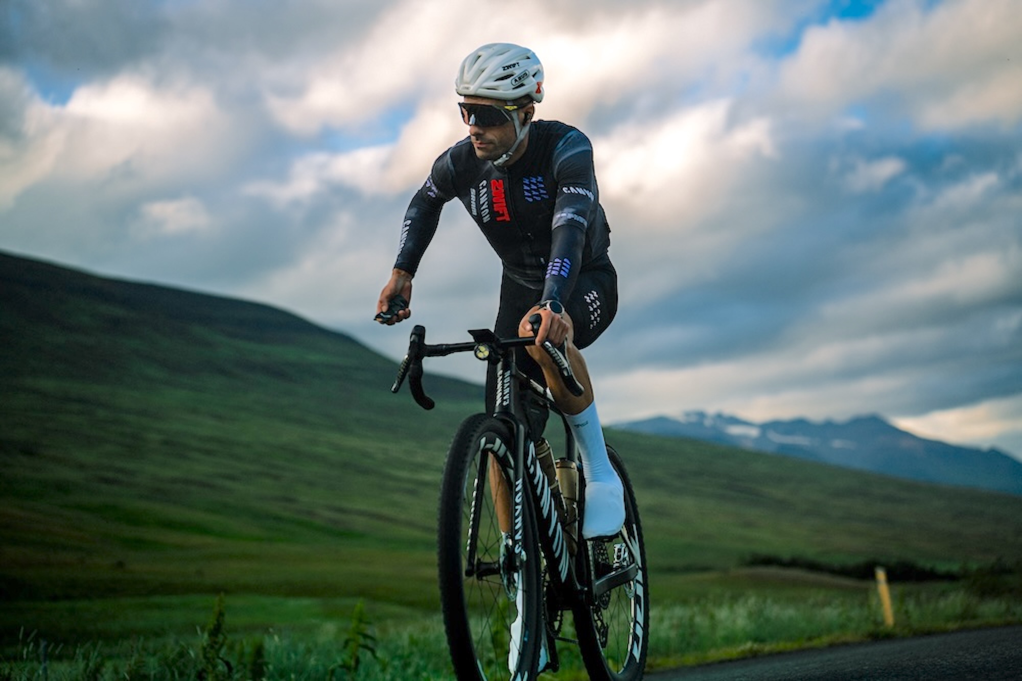Freddy Ovett rides to FKT on Icelandic Divide in July 2026