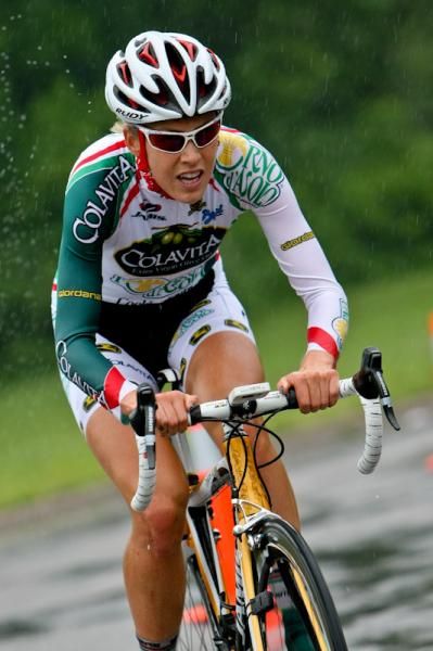Rushlee Buchanan (Colavita-Forno d'Asolo) having a good ride in the rain.