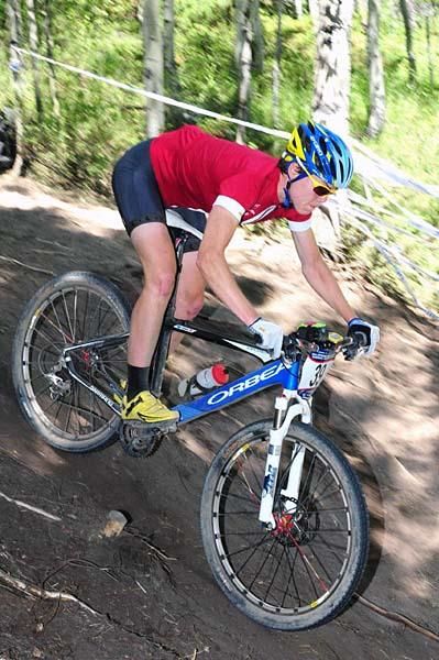 Georgia Gould (Luna Women's MTB) on the descent