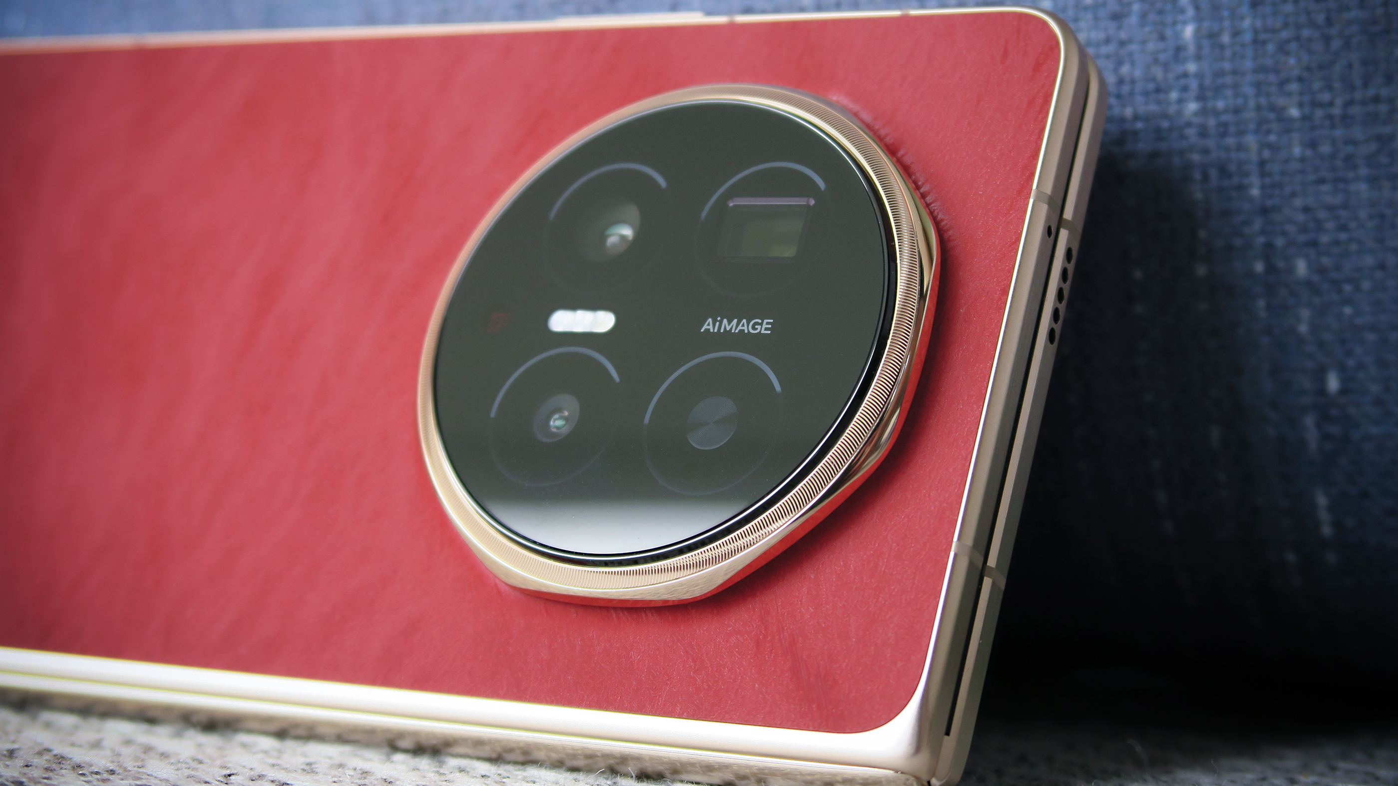 Honor Magic V6 hands on camera