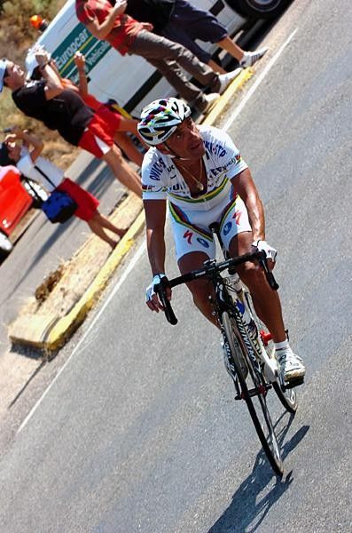World Champion Paolo Bettini (Quick Step) charges after the escapee.