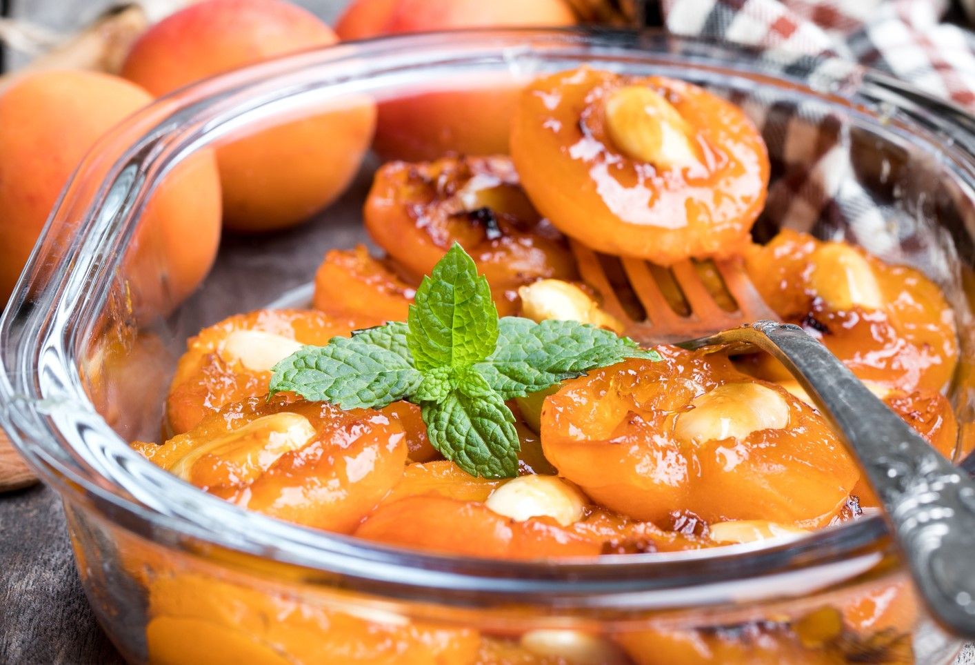 Drunken apricots with meringue and citrus cream recipe