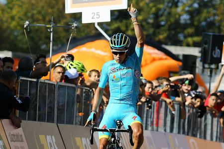 Miguel Angel Lopez wins the 2016 Milano-Torino