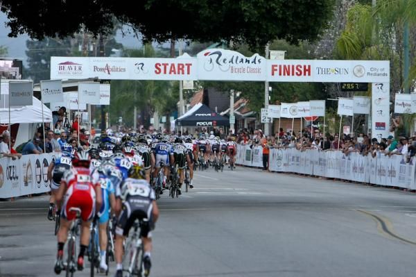 The men head down the finish straight