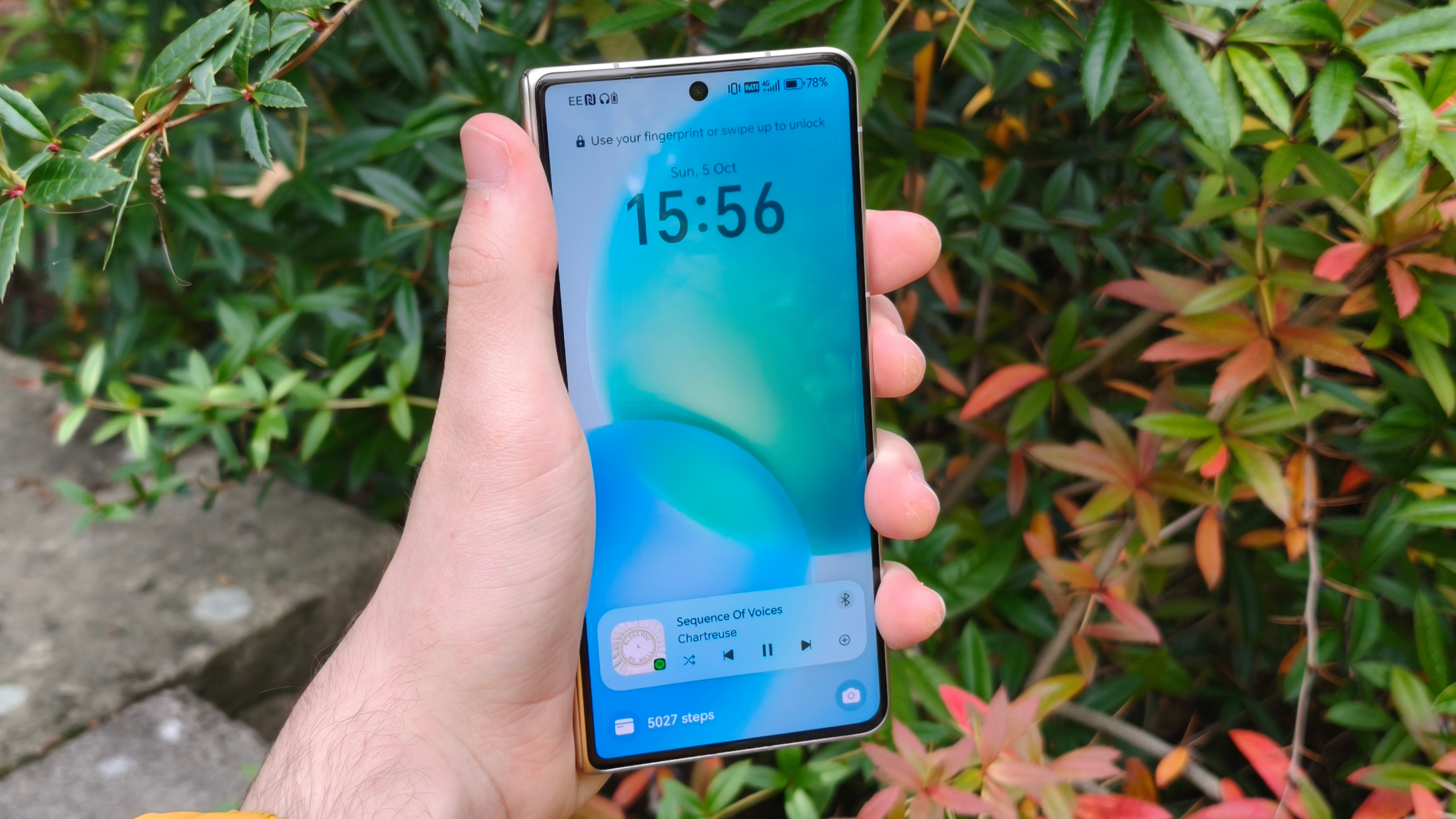 The Honor Magic V5's cover display