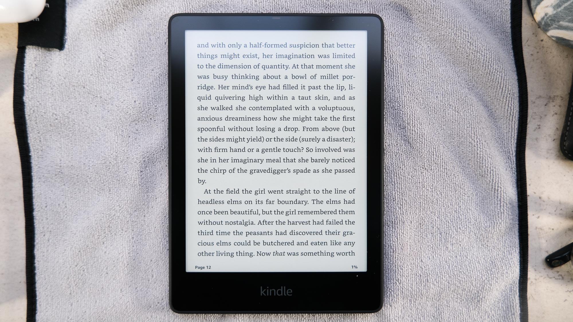 Amazon Kindle Paperwhite Signature Editon review: What does $50 more ...