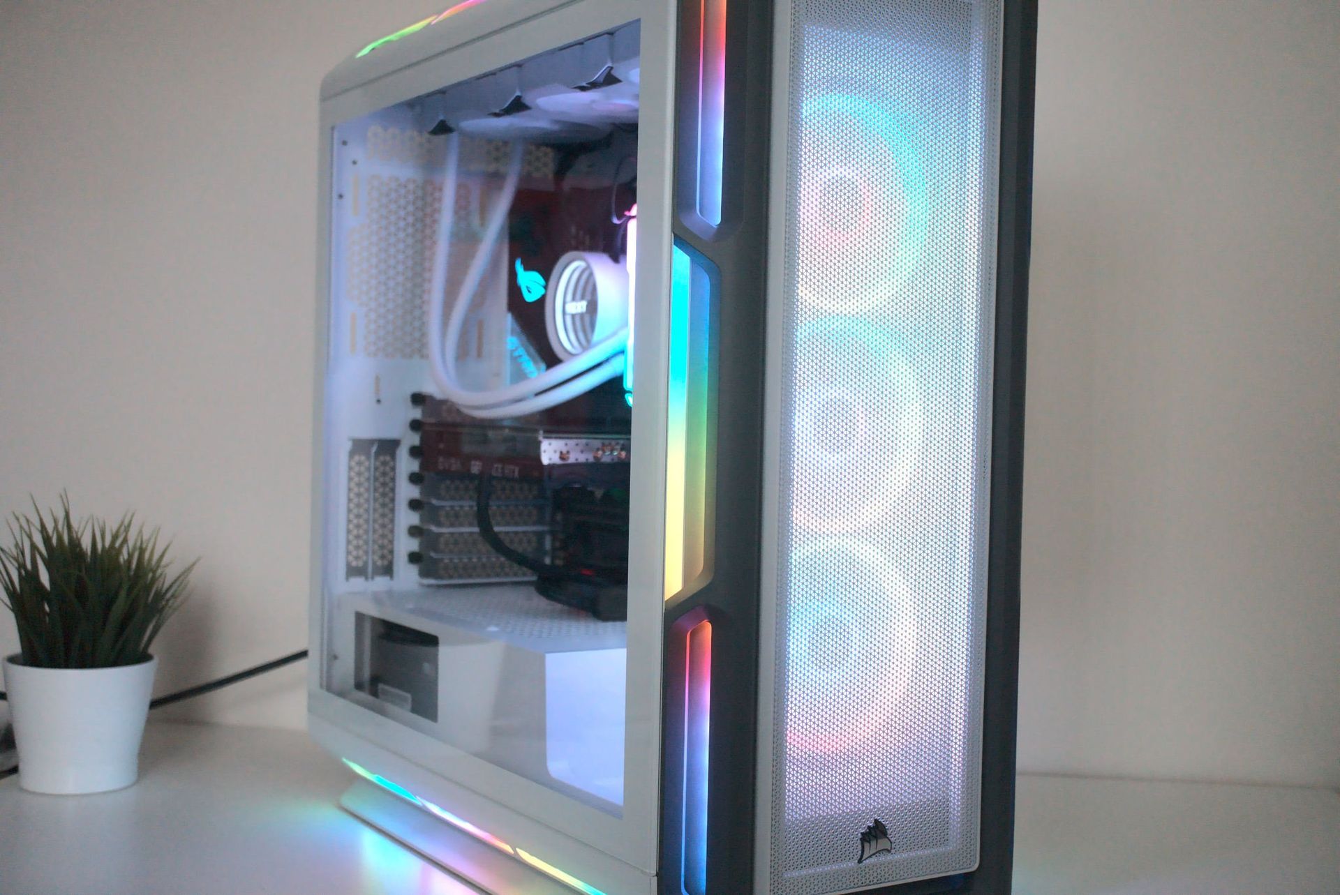 Corsair iCUE 5000T RGB review: This bright and colorful PC case will ...