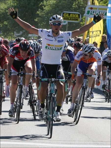 Matthews won the sprint ahead of Asselman and Boeve