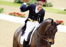 Kittel-al-shaqab.jpg