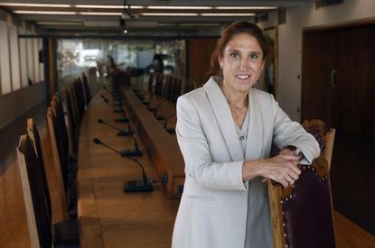 Raquel-Cuevas_DOCa-Rioja_board-room.jpg